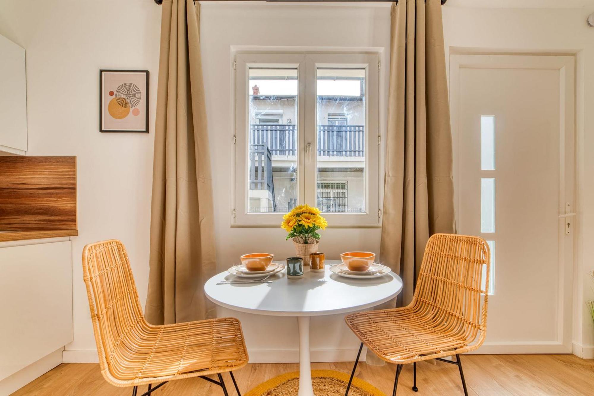 La Soleil - Maison Avec Jardin Prive Appartement Décines-Charpieu